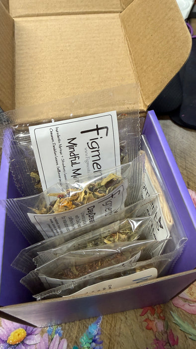 open box of Full day support 